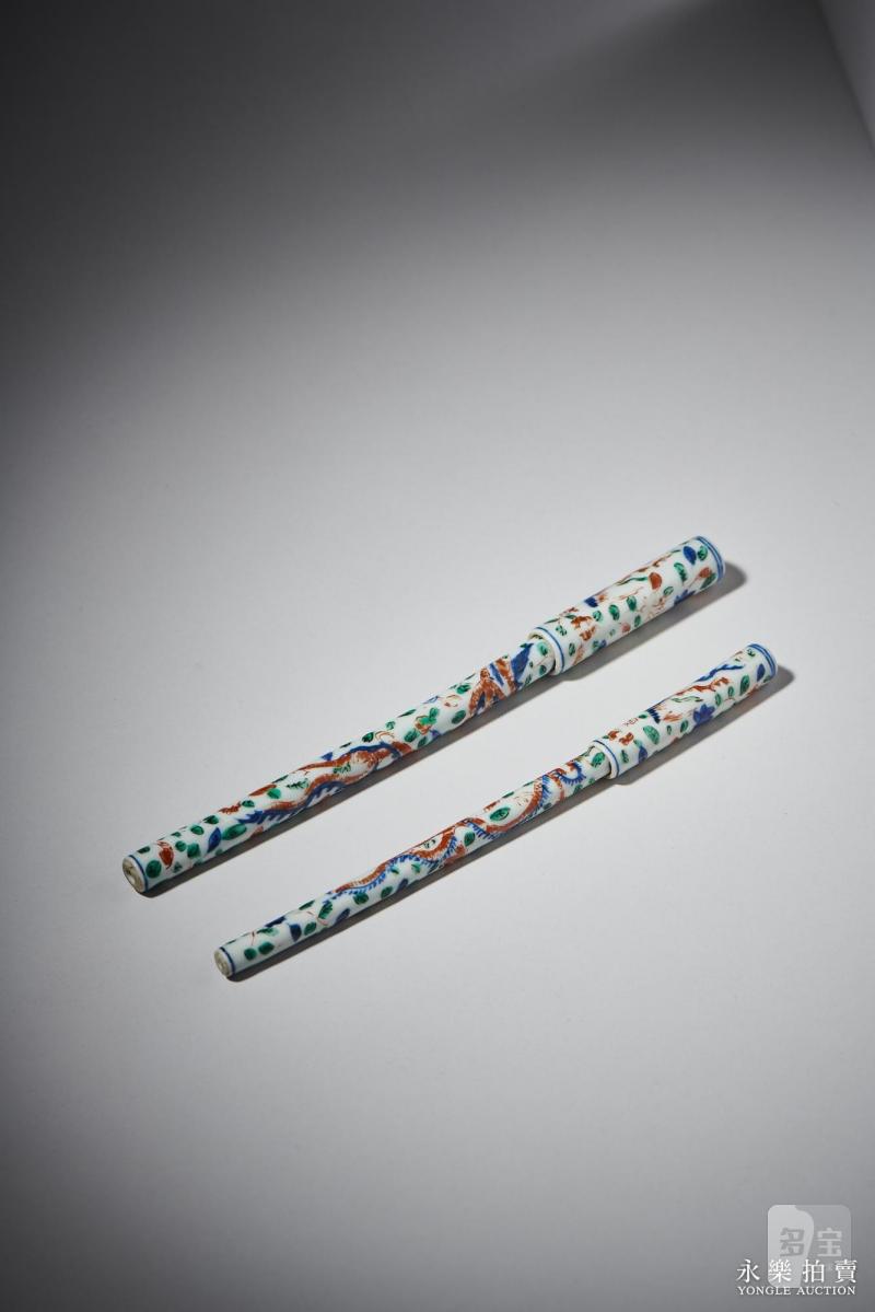 明万历 青花五彩龙凤纹笔管连帽（一对） - 图6